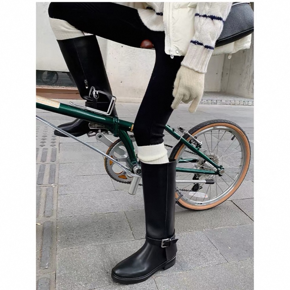 Elegant Black Knee-High Women's Leather Boots